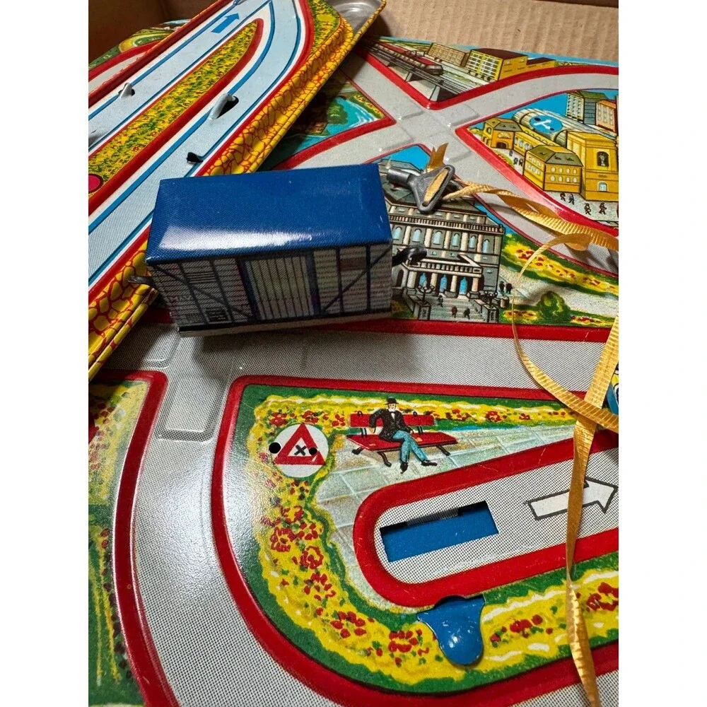 Vintage Hungarian Tin Wind-Up Traffic Game Polimetal Közlekedési Játék -RARE